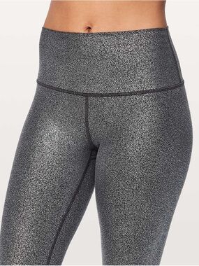 LULULEMON Wunder Under Hi-Rise Tight 28" in
Luminosity Foil Print Black Silver 4